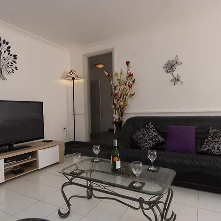 Tranquil 4 Bedroom Villa *